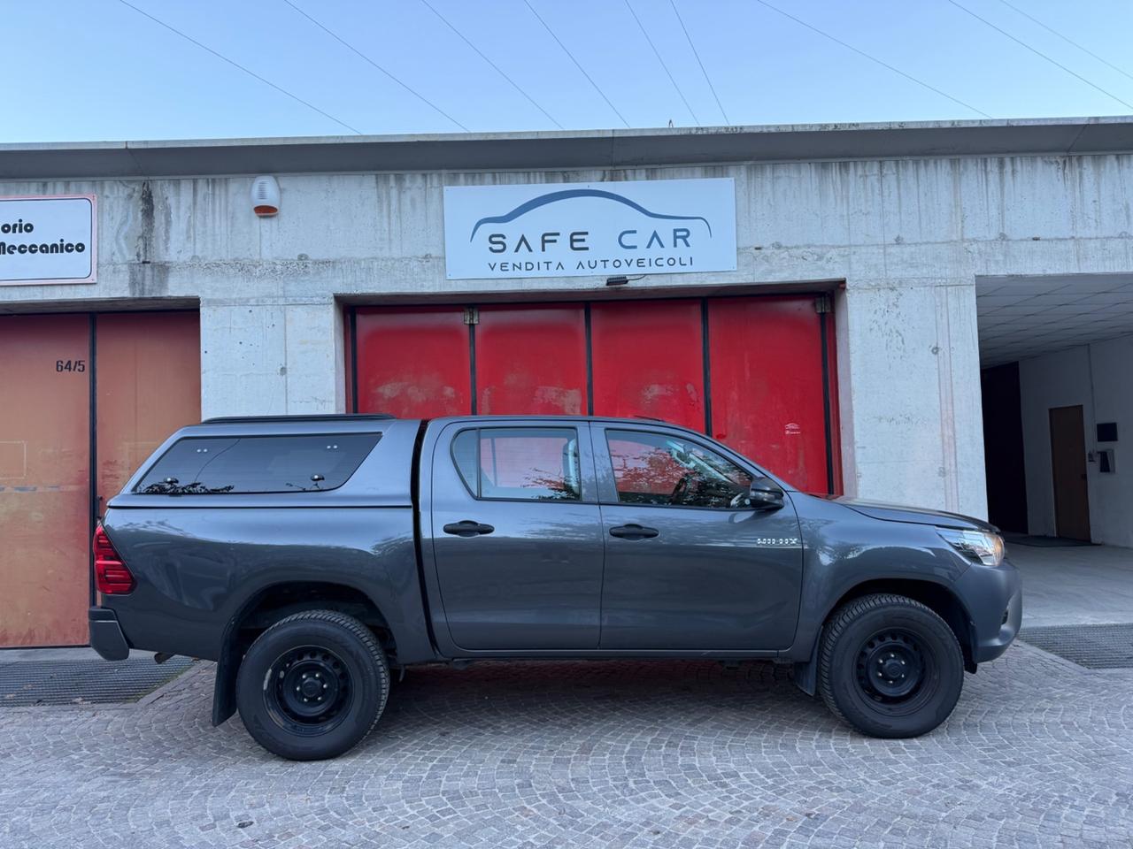 Toyota Hilux 2.4 D-4D 4WD 4 porte Double Cab Executive