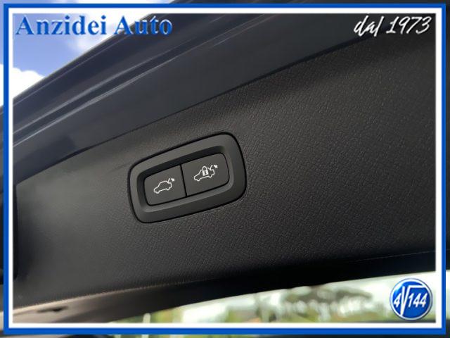VOLVO XC90 B5 (d) AWD automatico 7 posti Core
