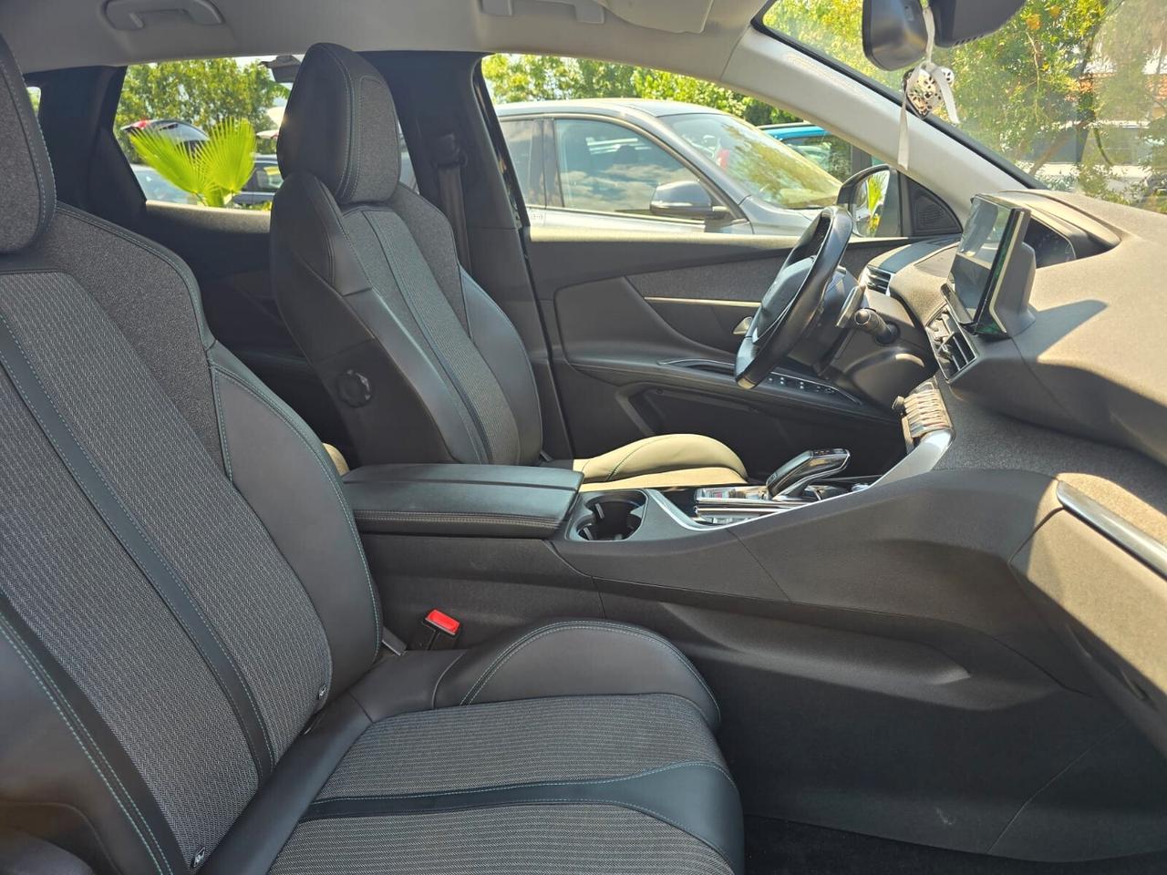 Peugeot 3008 1.5BLUEHDI 130CV GT ITALIANA