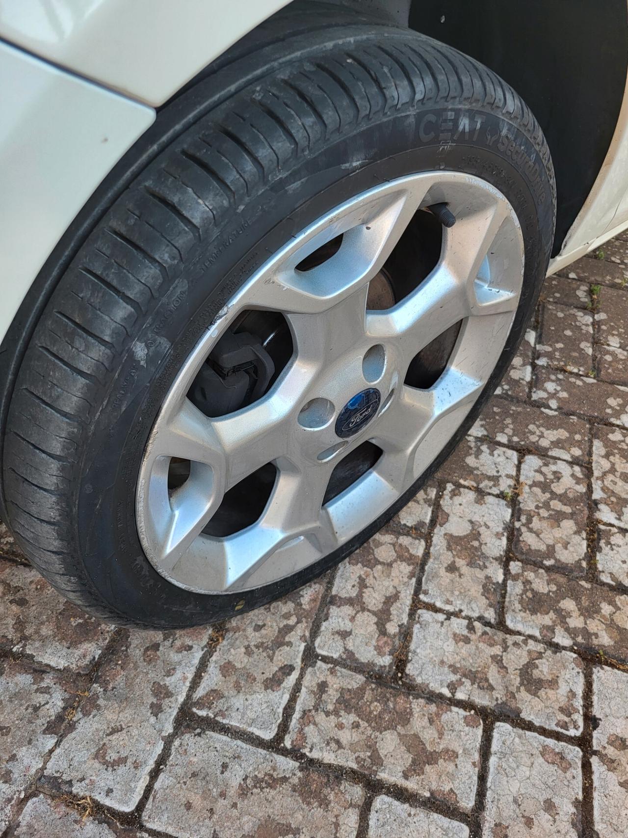 Ford Ka Ka+ 1.3 TDCi 75CV cDPF