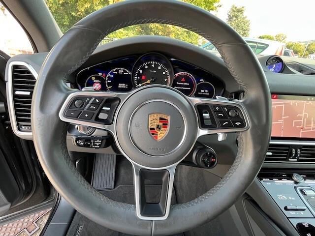 Porsche Cayenne 3.0 V6 E-Hybrid Approved
