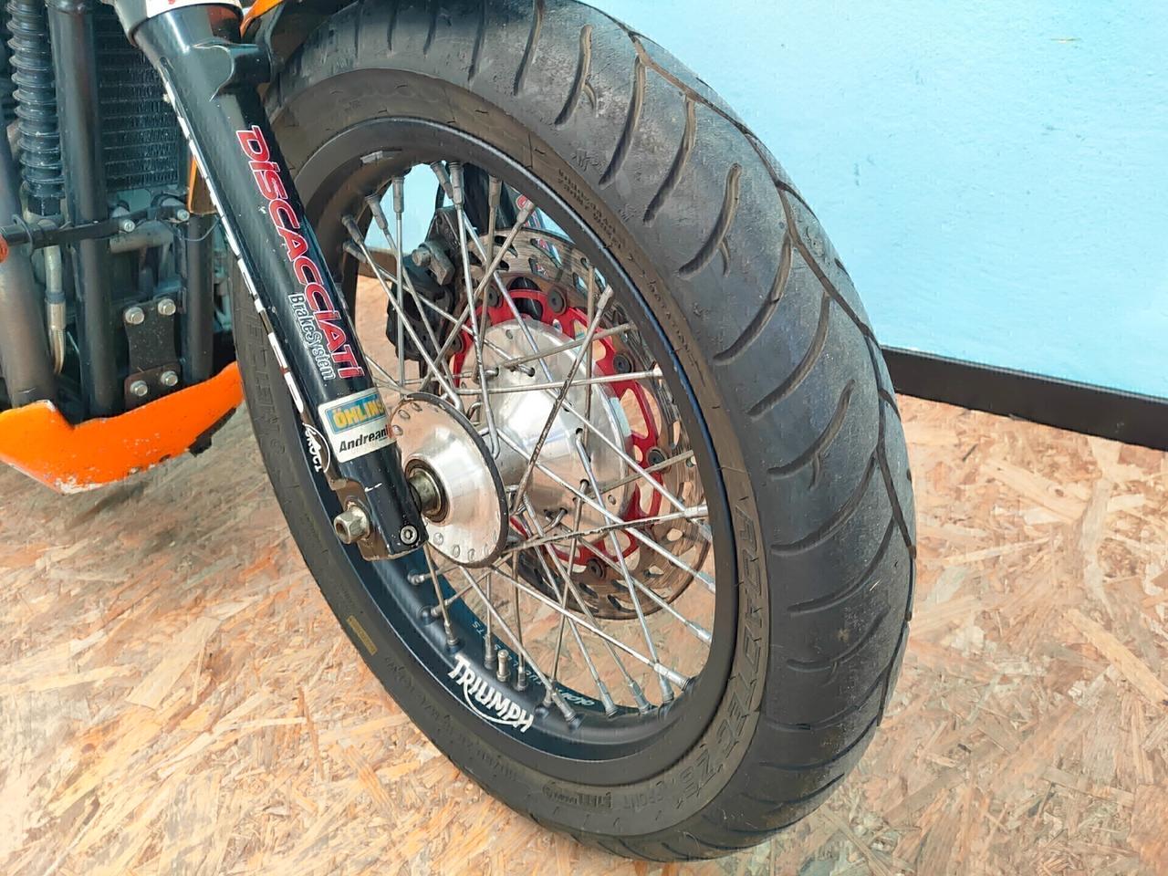 Triumph Thruxton CUP - Regina delle Cafe Racer