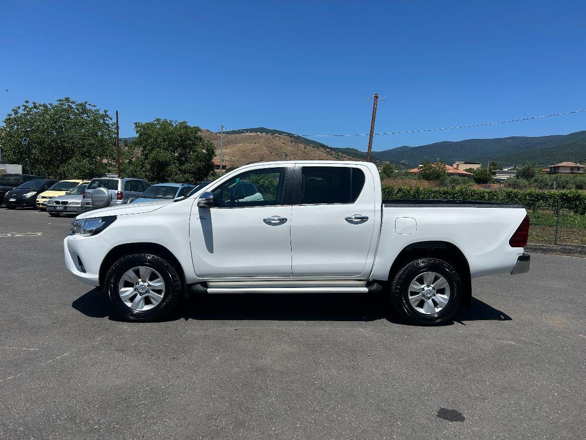 TOYOTA - Hilux 2.4 d-4d 4x4 EXECUTIVE TELECAMERA