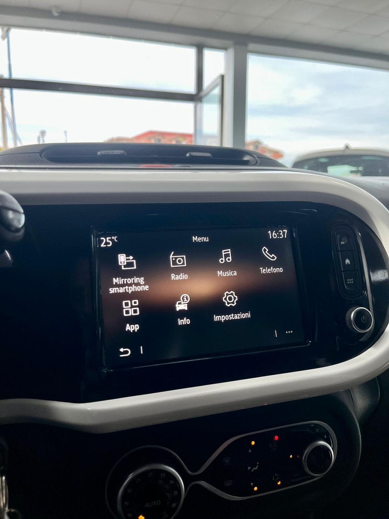 Renault Twingo TCe 95 CV EDC Intens
