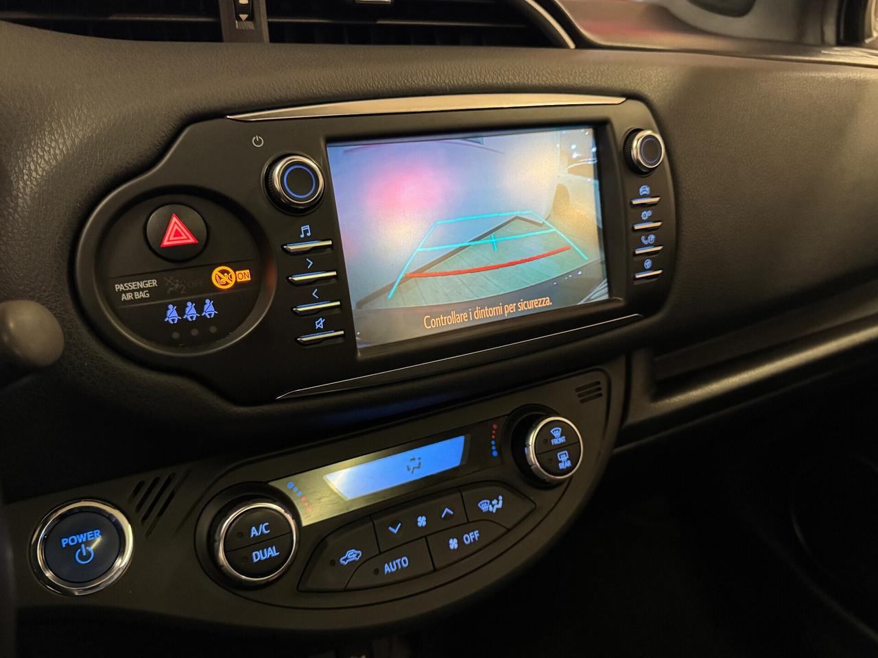 Toyota Yaris 1.5 Hybrid 5P Style-Tetto-Unipro-Garantita24mesiToyota-Permute