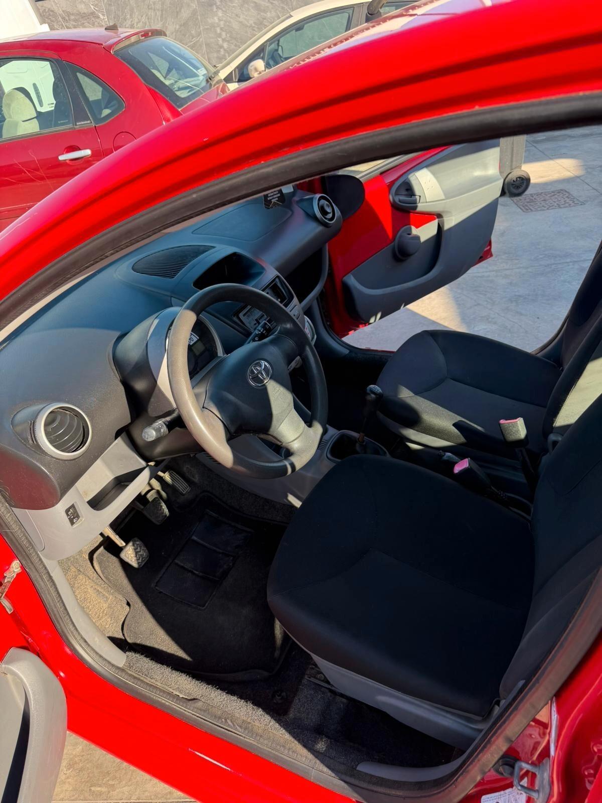 Toyota Aygo 1.0 12V VVT-i 5 porte Sol