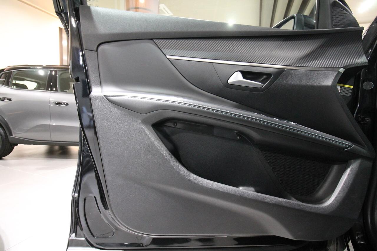 PEUGEOT 5008 1.5 130 CV ALLURE