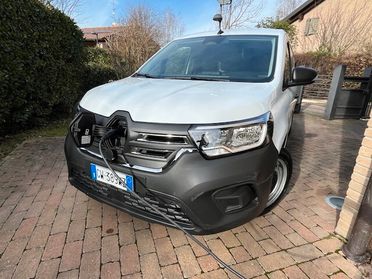 Renault Kangoo Lunghezza 4,910 m Larg.1,859 portata 692 KG