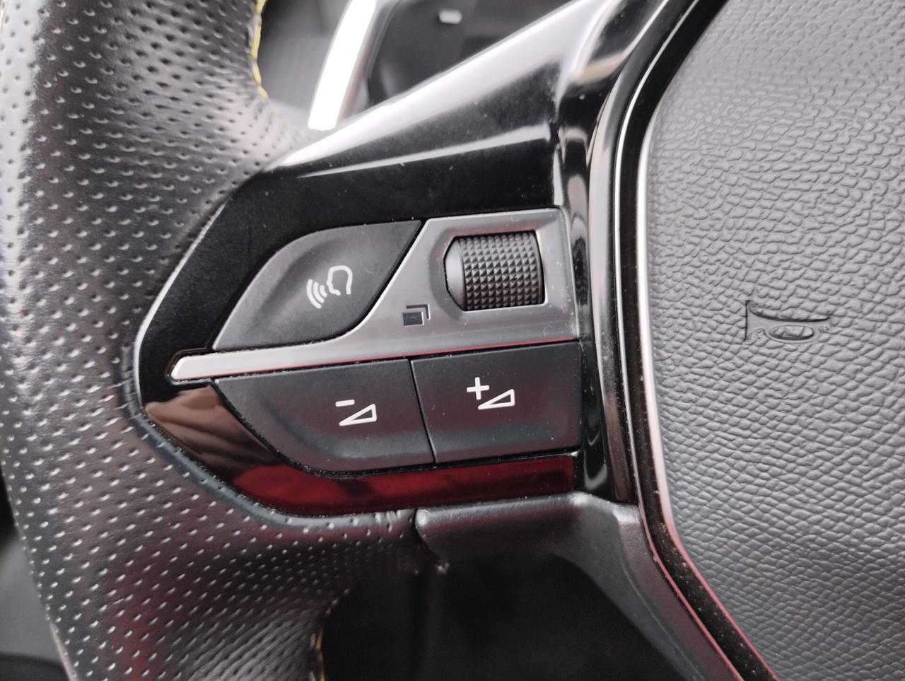 Peugeot 2008 PureTech 130 S&S EAT8 GT Pack