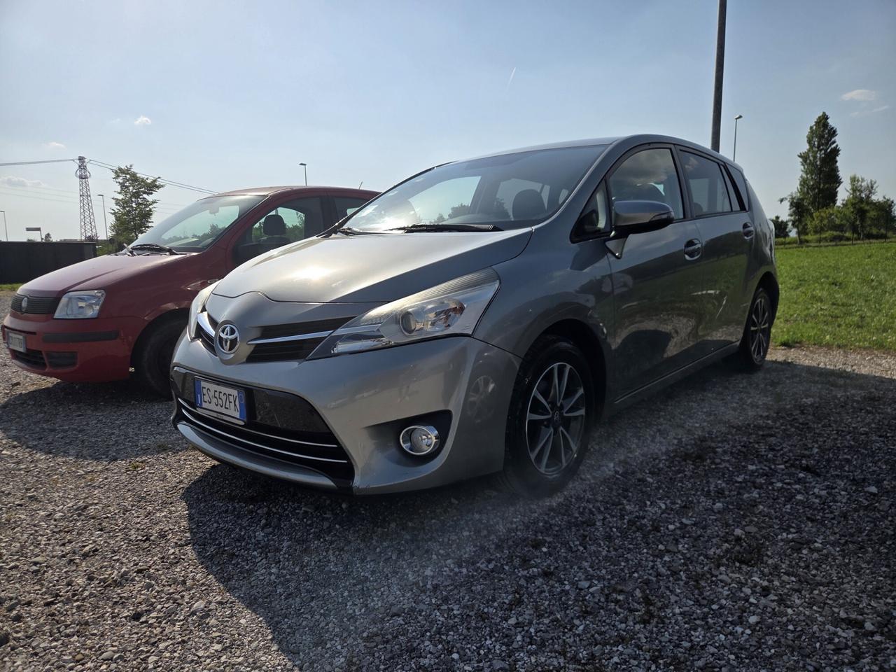 TOYOTA VERSO 7 POSTI BENZINA!!