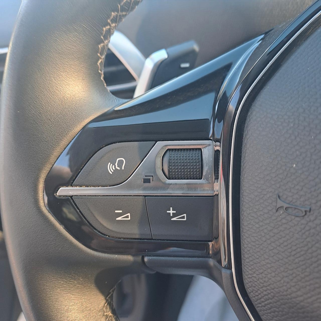 Peugeot 3008 1.6 Plug-In Hybrid 225Cv Eat8 Allure