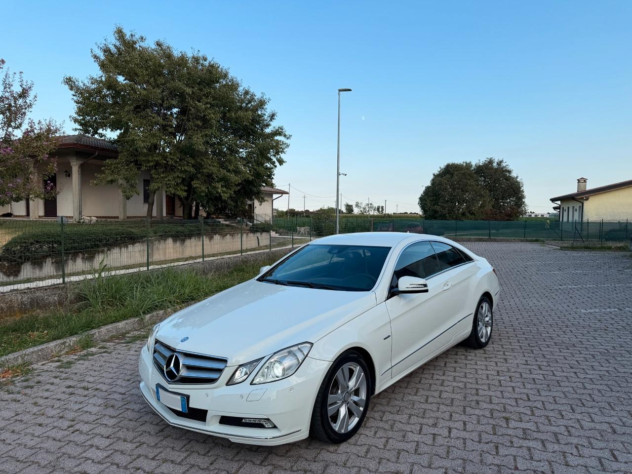Mercedes E 220 CDI Coupé BlueEFFICIENCY