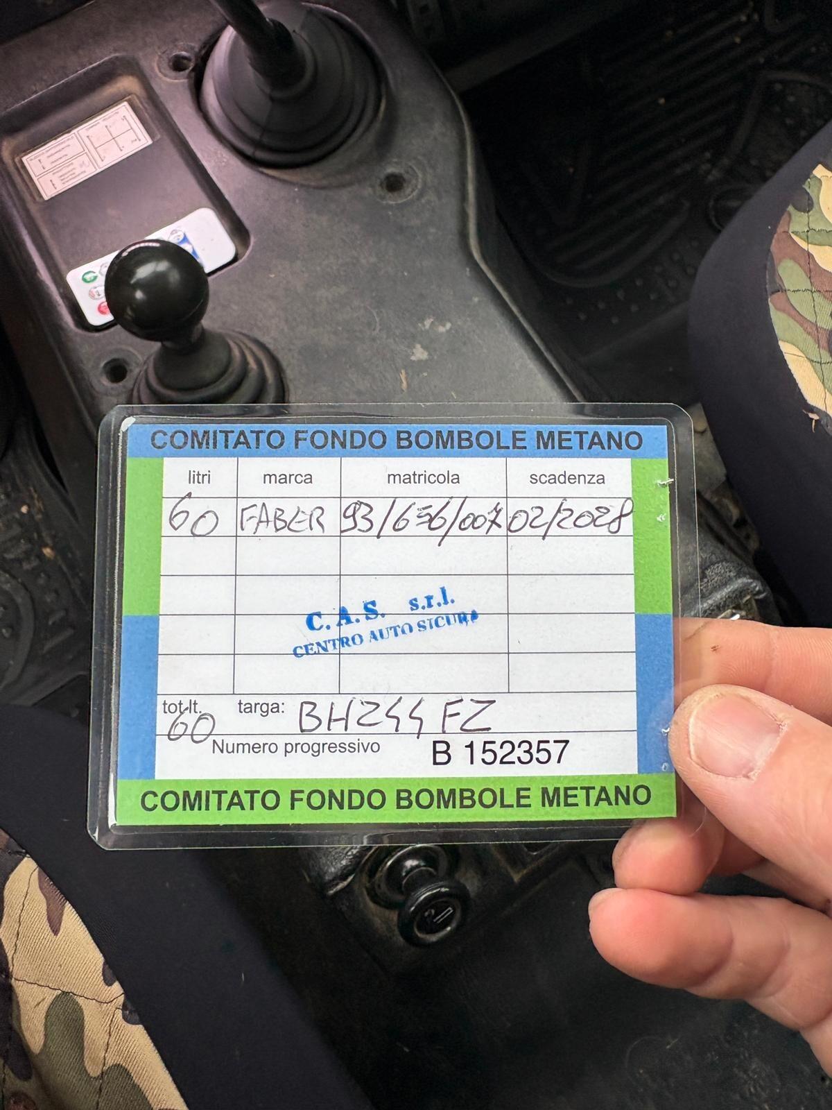 Lada Niva 1.7i cat autovettura 4 p. Con metano
