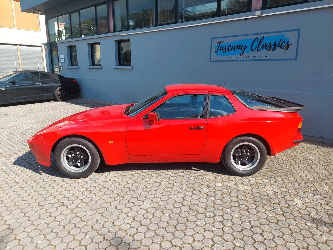Porsche 944