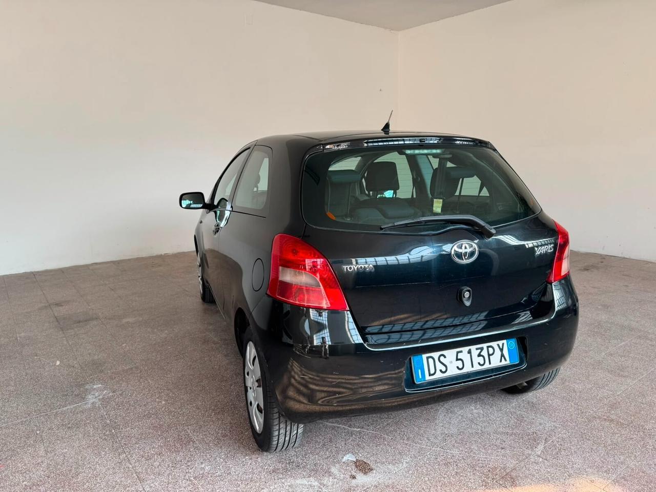 Toyota Yaris 1.0 3 porte