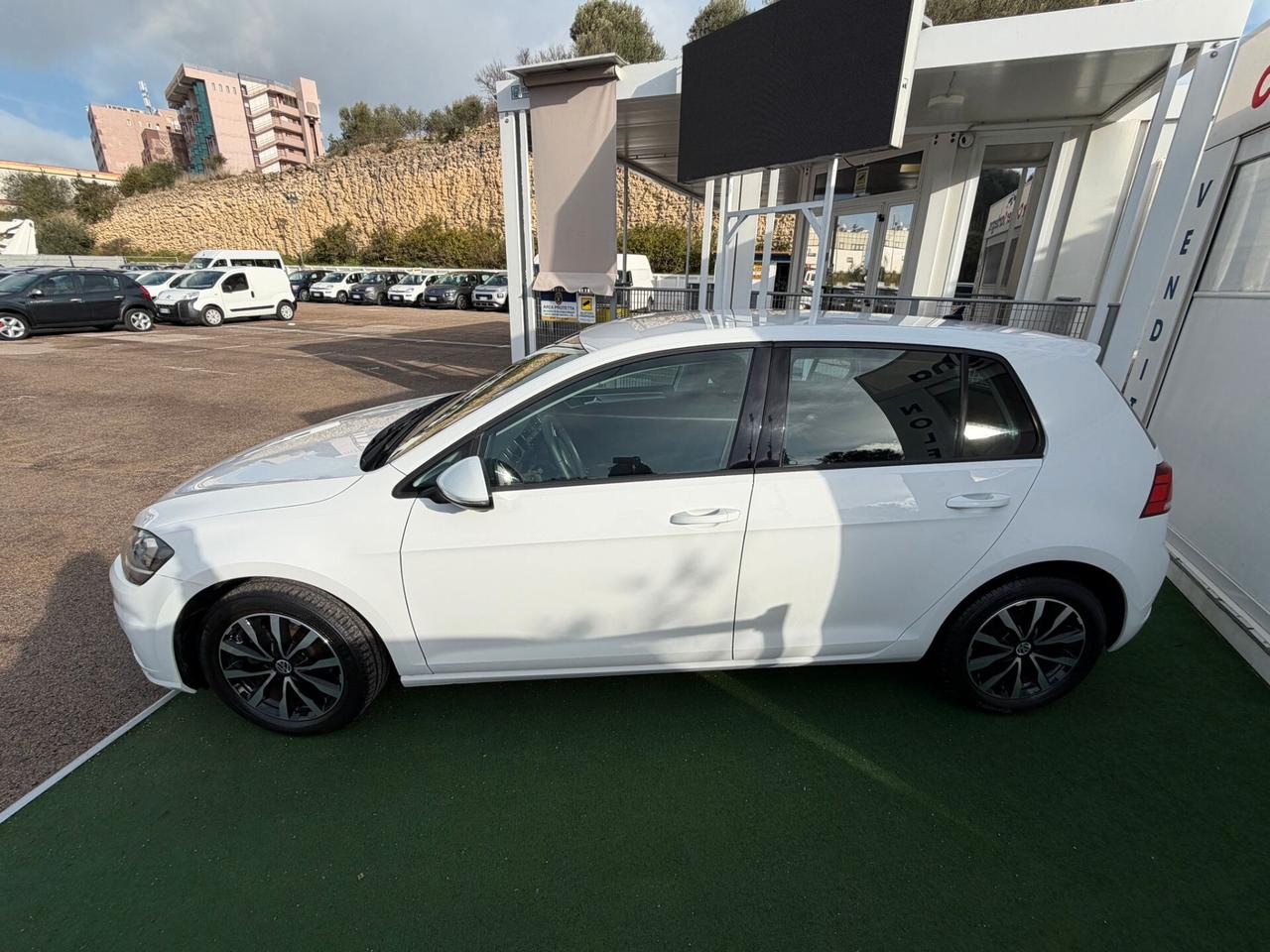 Volkswagen Golf 1.0 TSI 85 CV 5p. Trendline BlueMotion Technology