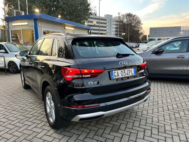 Audi Q3 40 TDI quattro S tronic Business Advanced