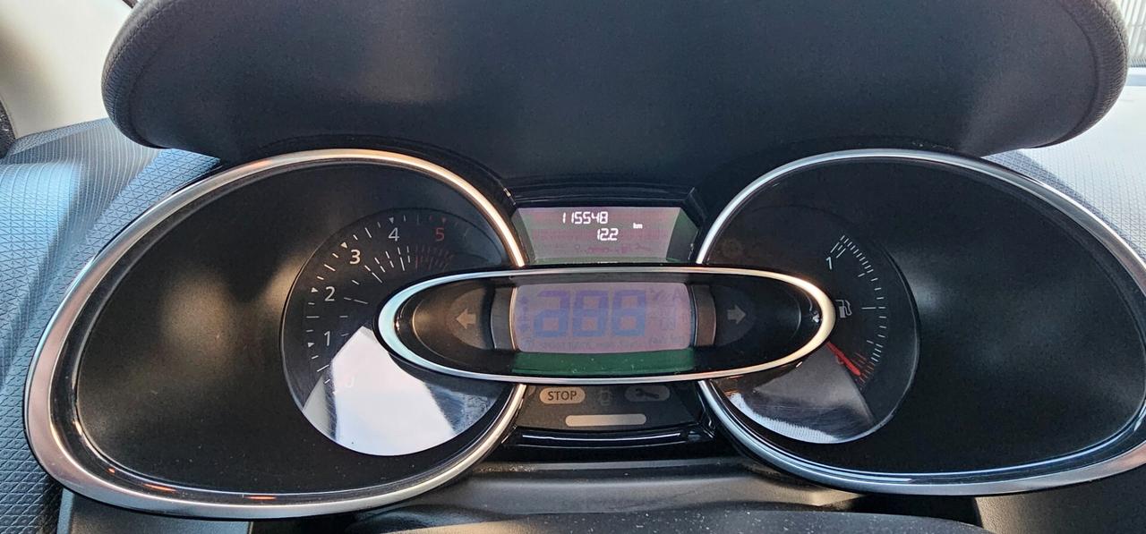 Renault Clio dCi 90 CV Moschino Intens