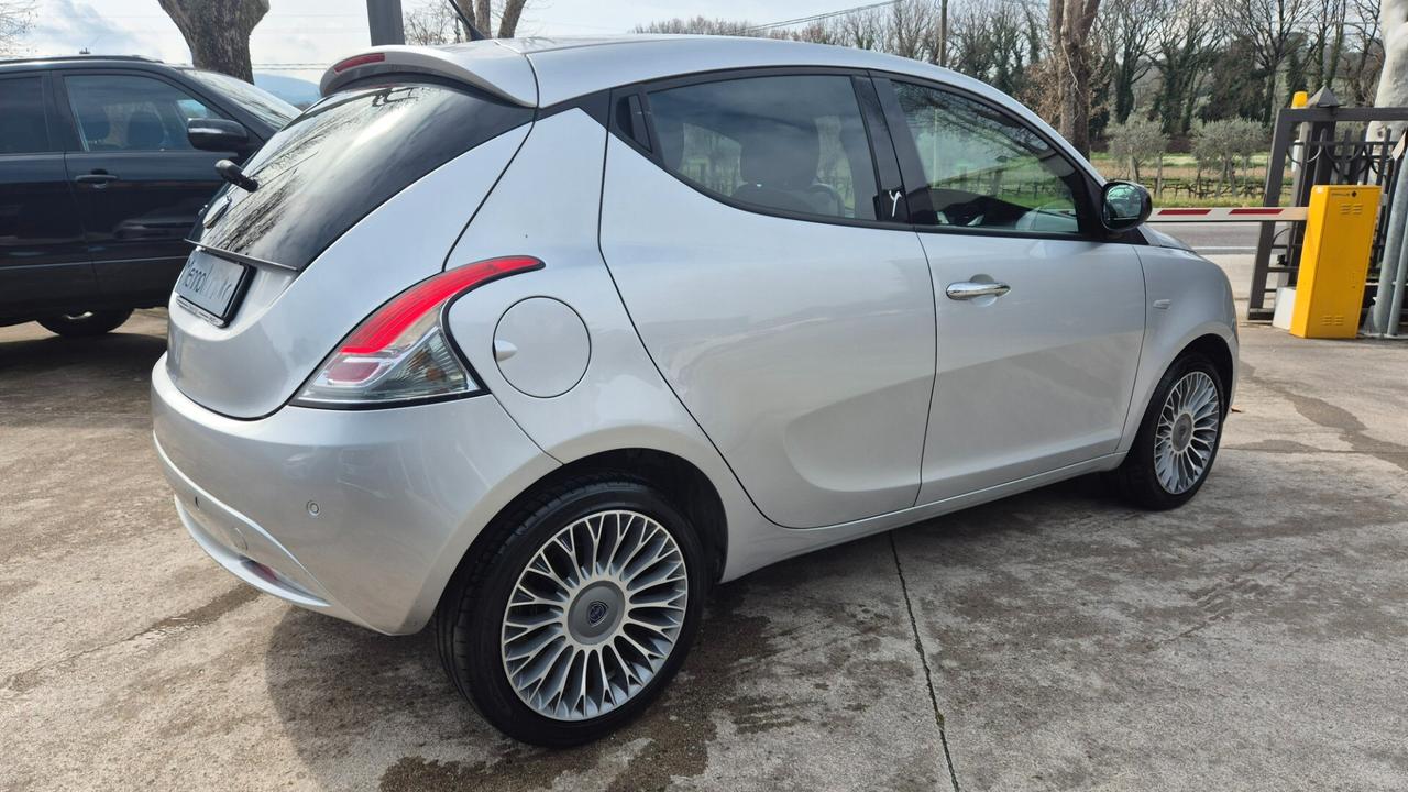 Lancia Ypsilon 1.2 69 CV 5 porte Gold