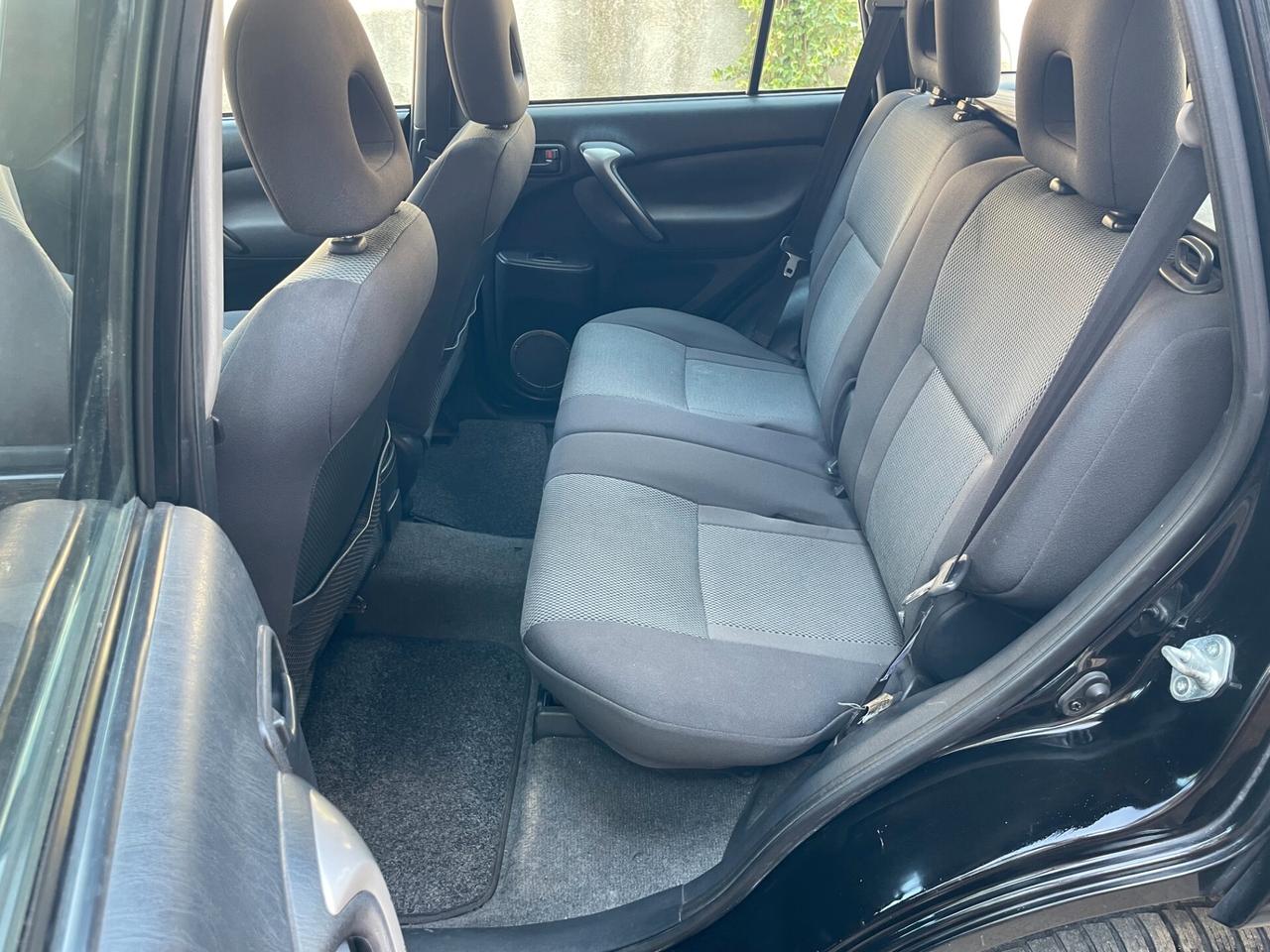 Toyota RAV 4 RAV4 2.0 Tdi D-4D cat 5 porte Sol Distribuzione