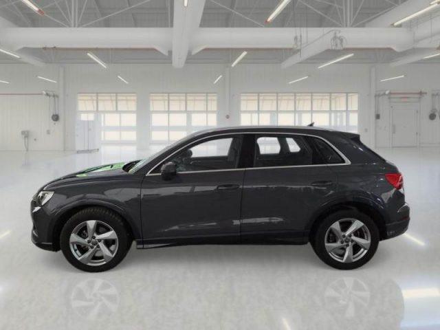 AUDI Q3 35 TDI S tronic Business Advanced