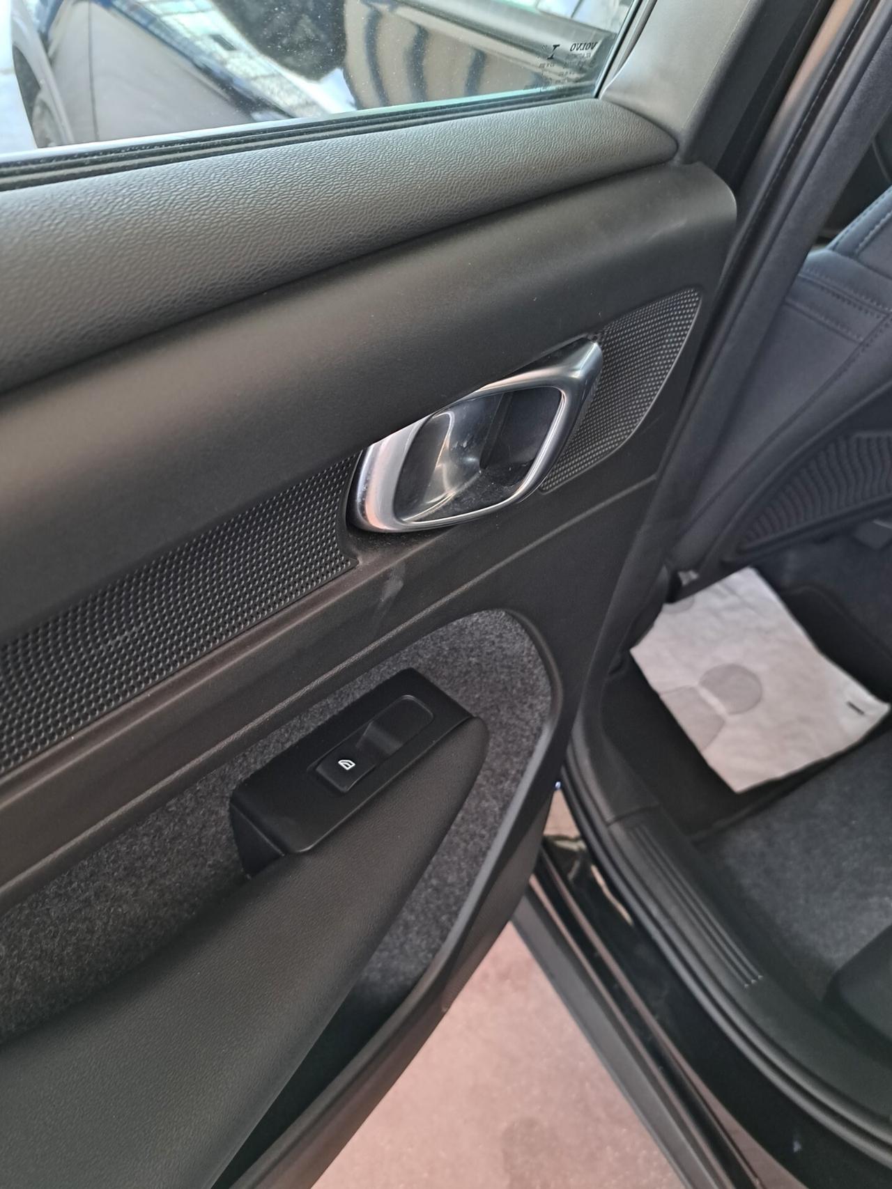Volvo XC40 T3 Momentum Pro AUTOM.