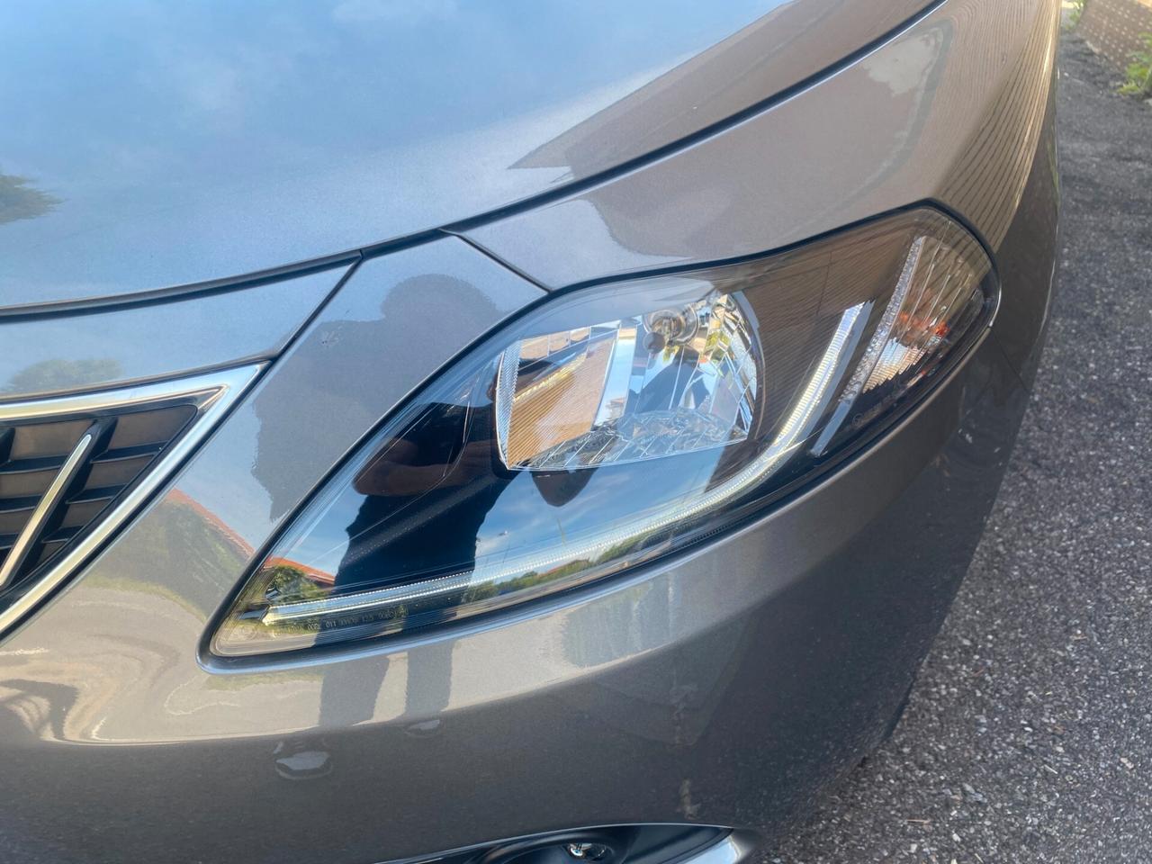 Lancia Ypsilon 1.0 FireFly 5 porte S&S Hybrid Ecochic Gold