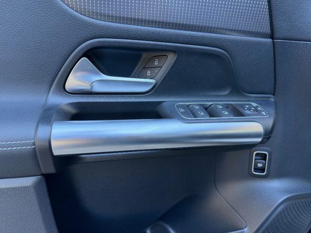 MERCEDES-BENZ GLA 180 136CV SPORT AUTOMATIC KM-49.000 TAGLAINDATI!