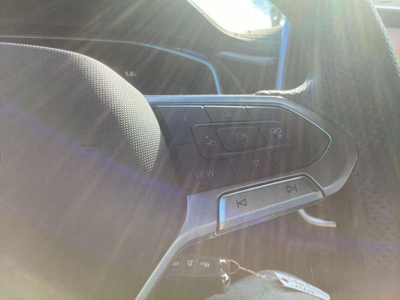 Volkswagen T-Roc 1.5 TSI ACT R-Line DSG NAVI ACC