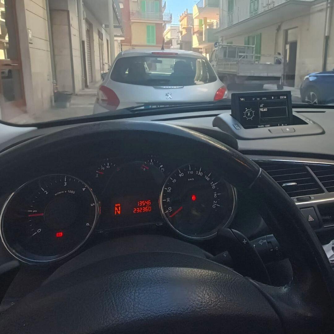 Peugeot 3008 1.6 HDi CAMBIO AUTOMATICO