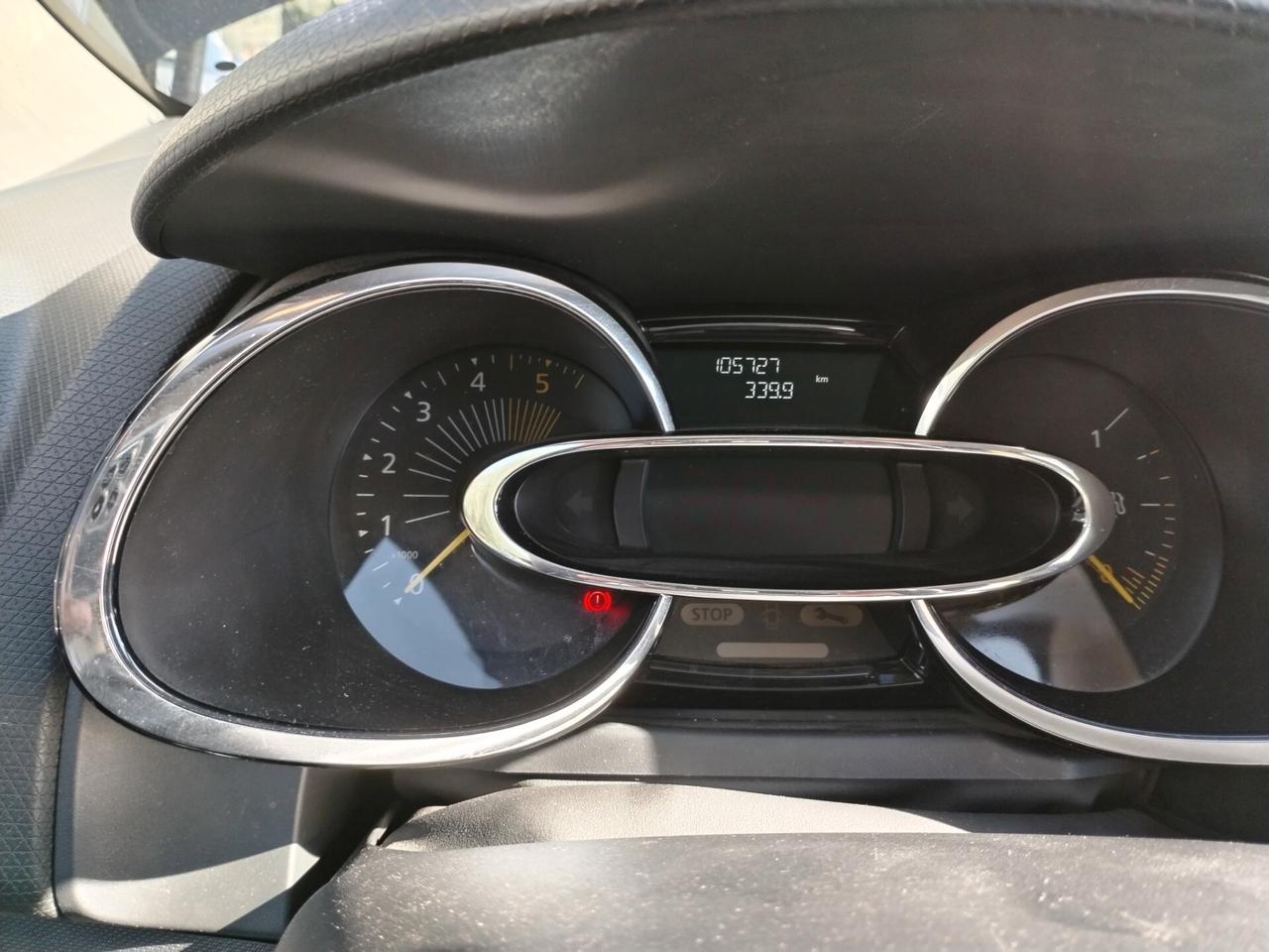 Renault Clio Sporter 1.5 dCi Incidentata