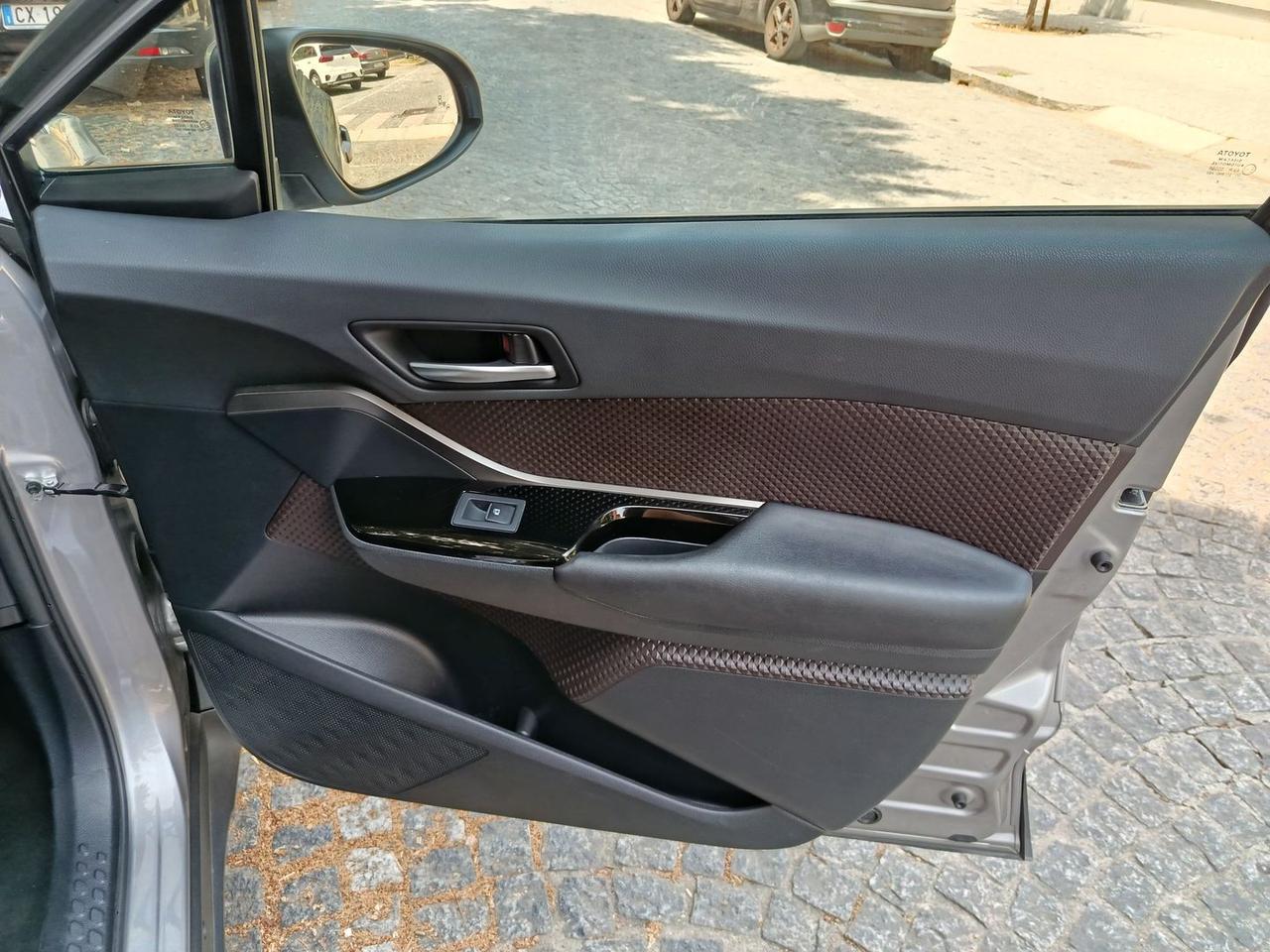 Toyota C-HR Lounge 1.8 HEV #11471