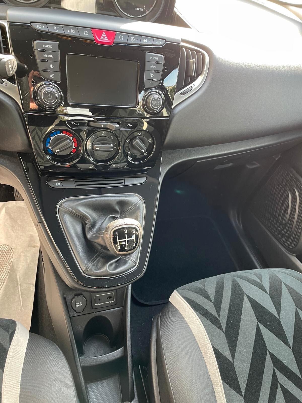 Lancia Ypsilon 1.3 MJT 16V 95 CV 5 porte S&S Gold