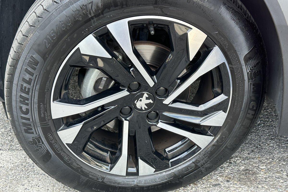 PEUGEOT 2008 PureTech 130 S&S Allure