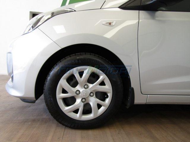 HYUNDAI i10 1.0 MPI 66 CV 5 porte - NEOPATENTATI