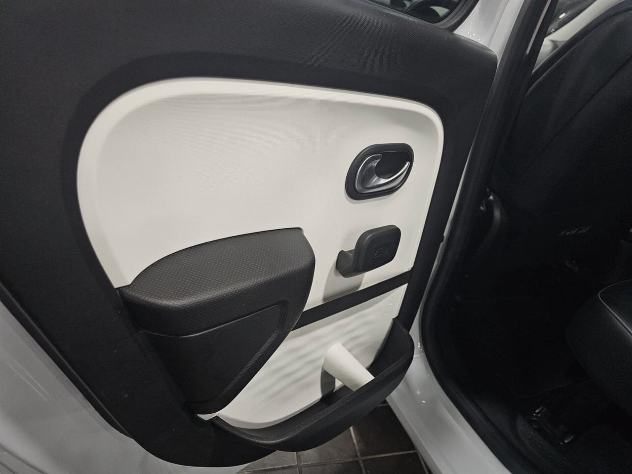 NUOVA RENAULT TWINGO INTENS SCe 1.0 BENZ 73CV