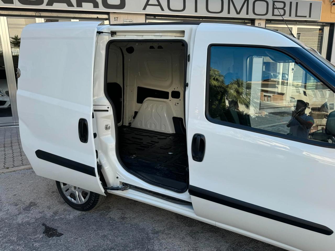 FIAT DOBLO CARGO 1.6 MJ 105 CV. AUTOCARRO 2 POSTI