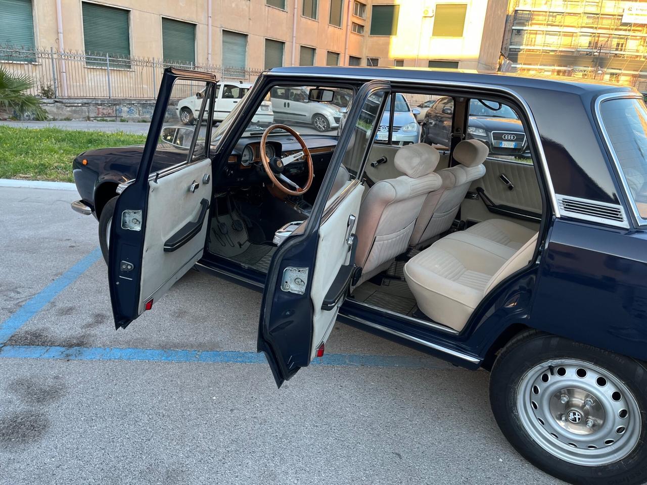 Alfa Romeo 2000 berlina