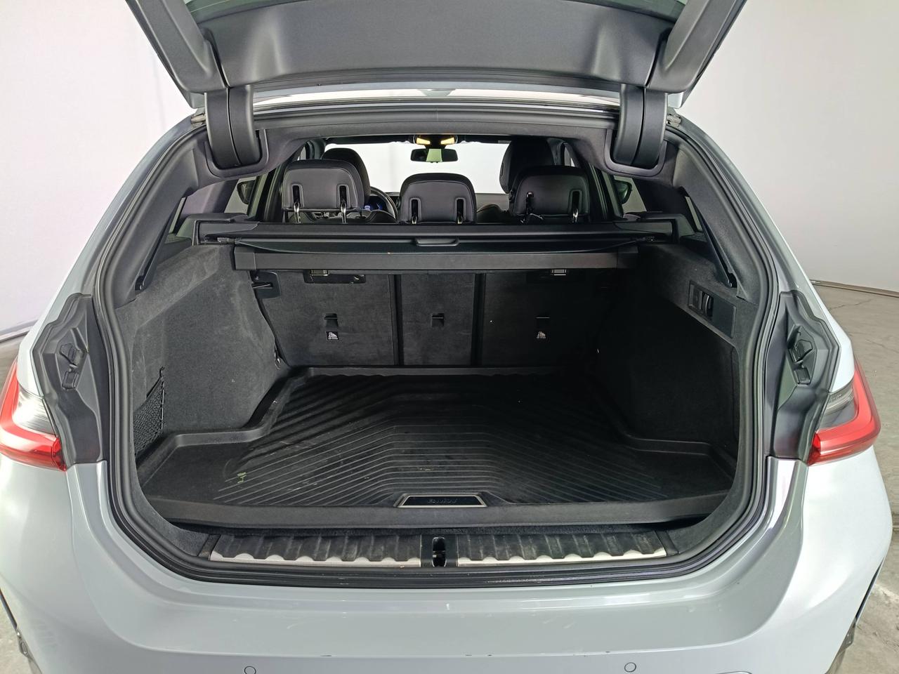 BMW Serie 3 G21 2022 Touring - 320d Touring mhev 48V MSport auto