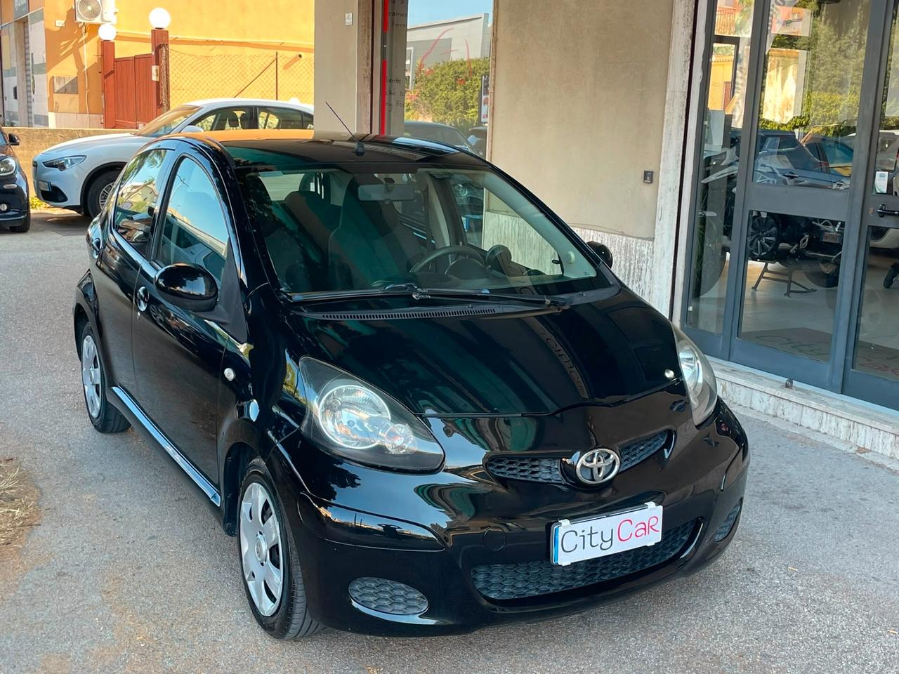 Toyota Aygo 1.0 12V VVT-i 5 porte Sol