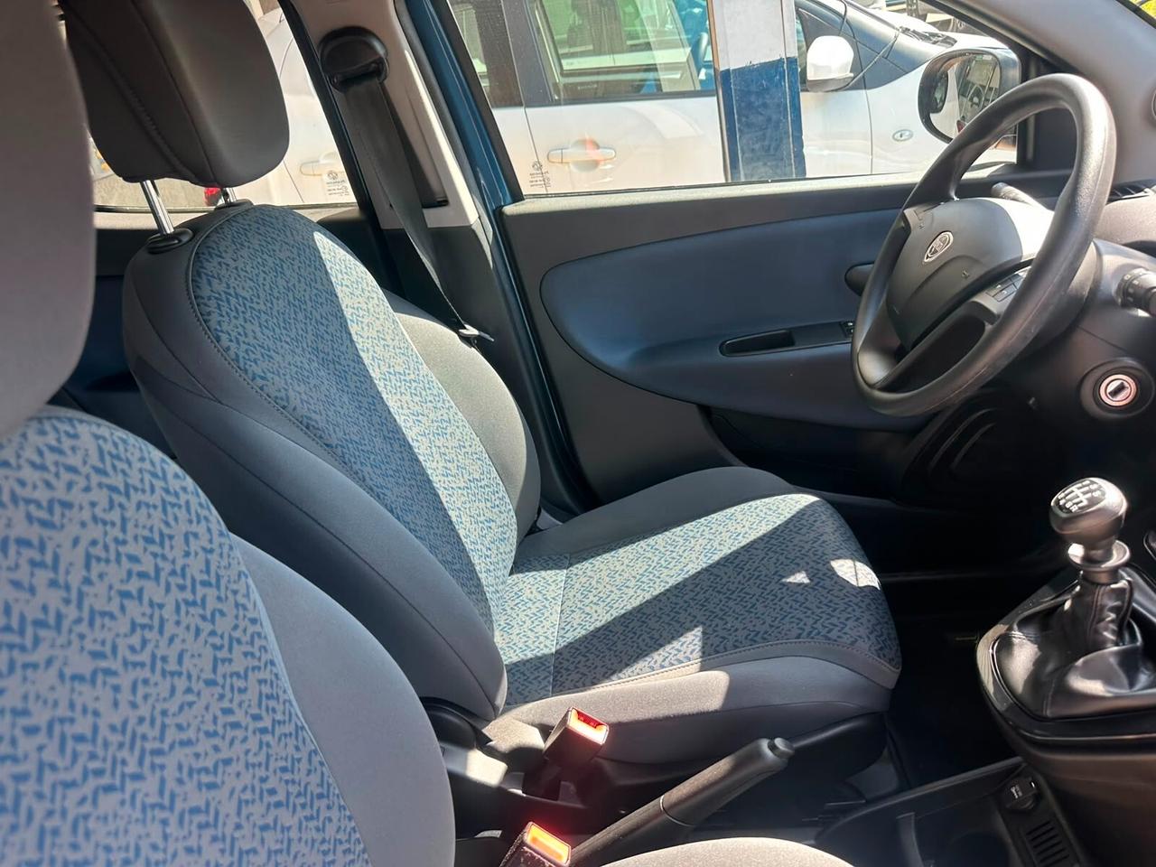 Lancia Ypsilon 1.0 FireFly 5 porte S&S Hybrid Alberta Ferretti