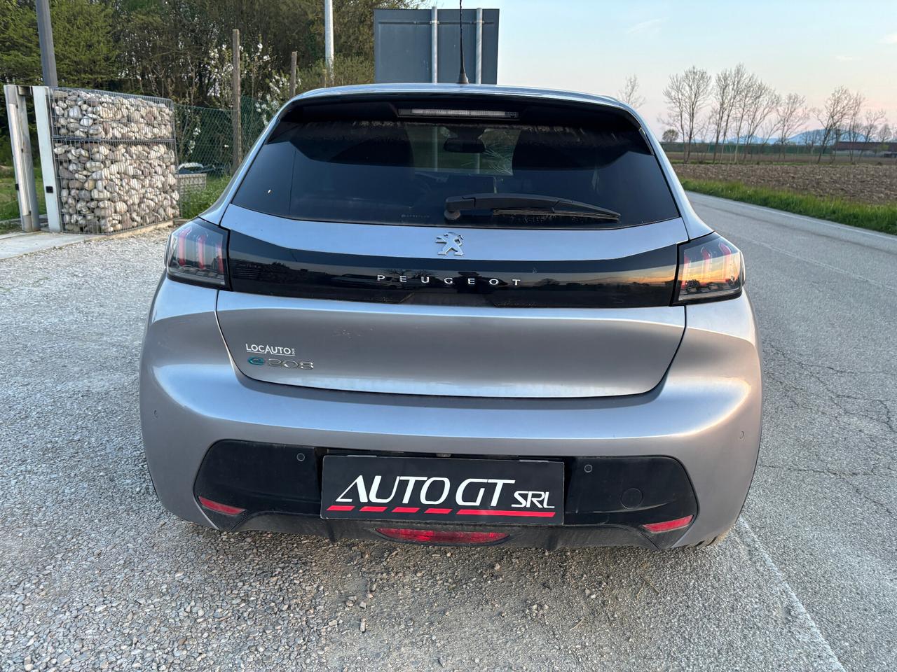 Peugeot 208 motore elettrico 136 CV 5 porte Allure