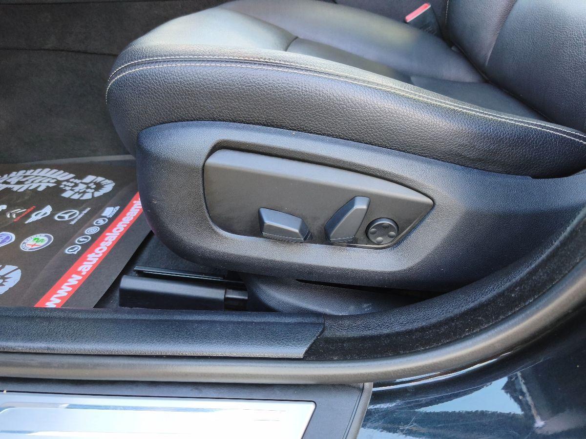 BMW Serie 5 Touring 520d Luxury Pelle Tetto LED