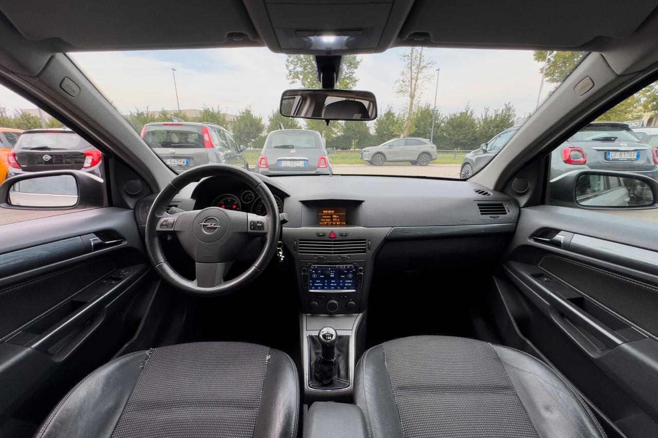 Opel Astra -