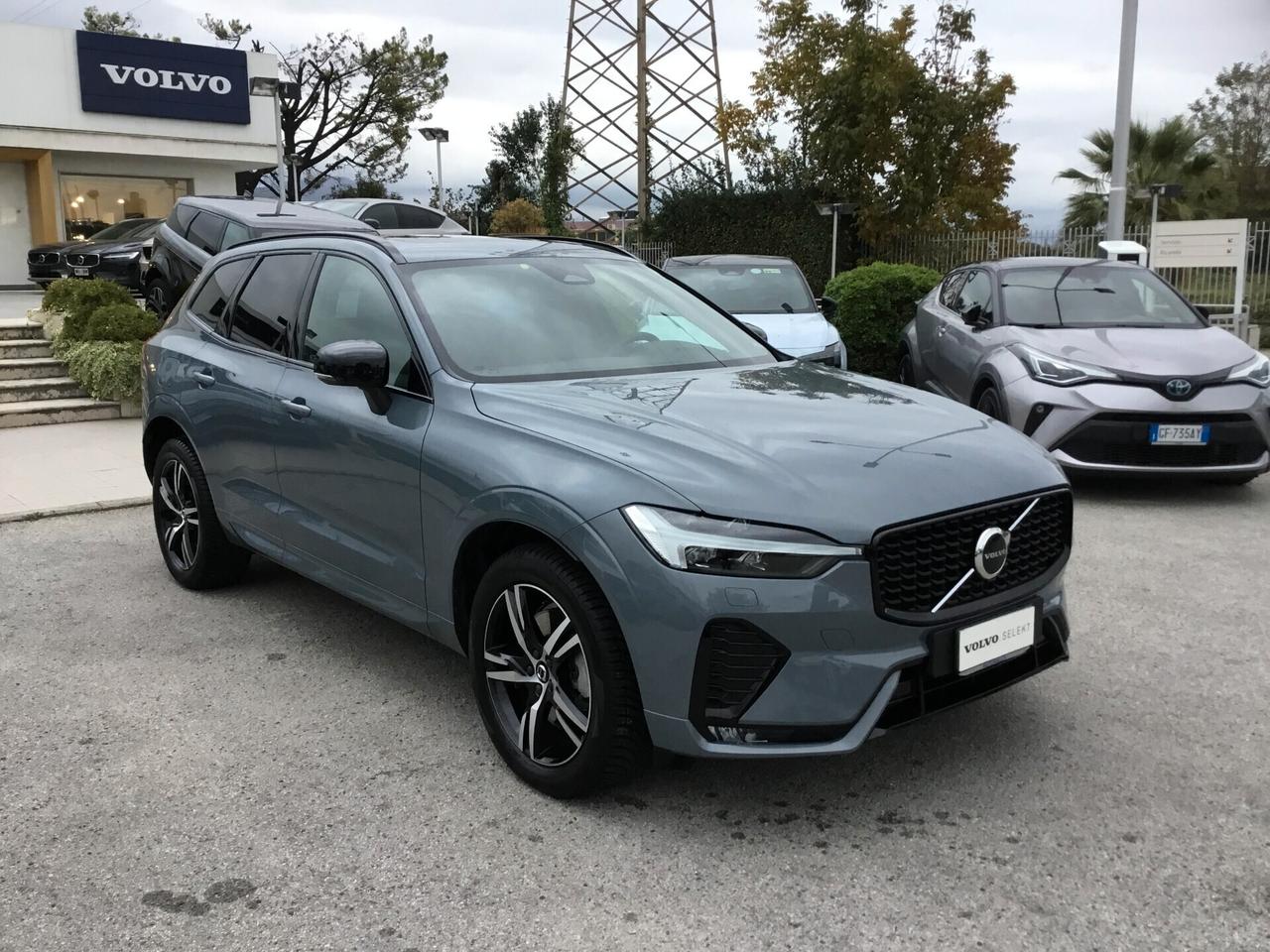 Volvo XC 60 B4 (d) AWD Geartronic R-design Cambio Automatico