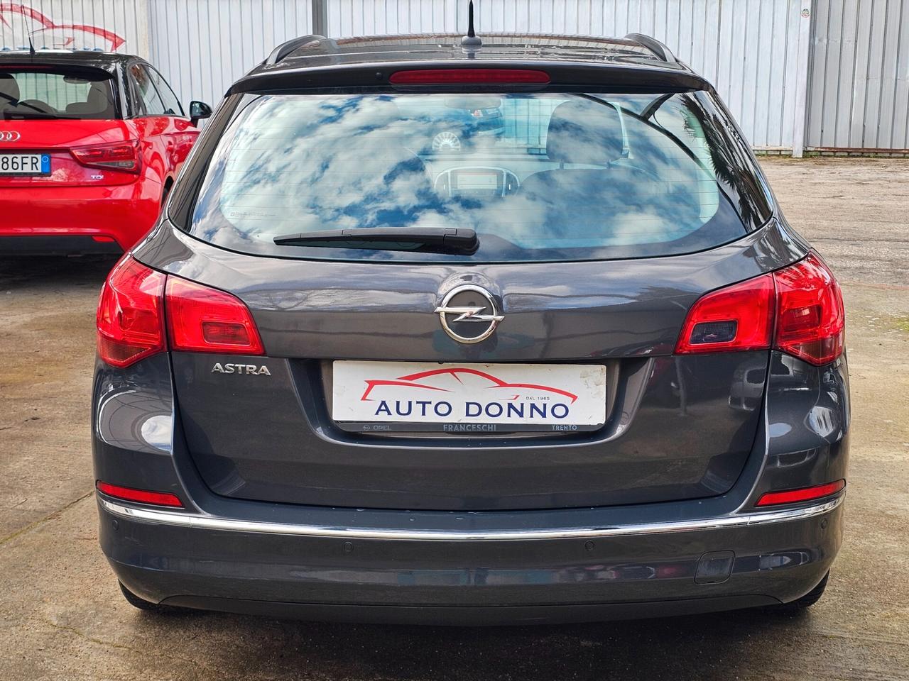 Opel Astra 1.4 Sports Tourer GPL Tech Elective