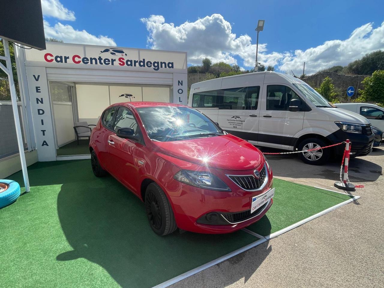 Lancia Ypsilon 1.0 FireFly 5 porte S&S Hybrid Silver