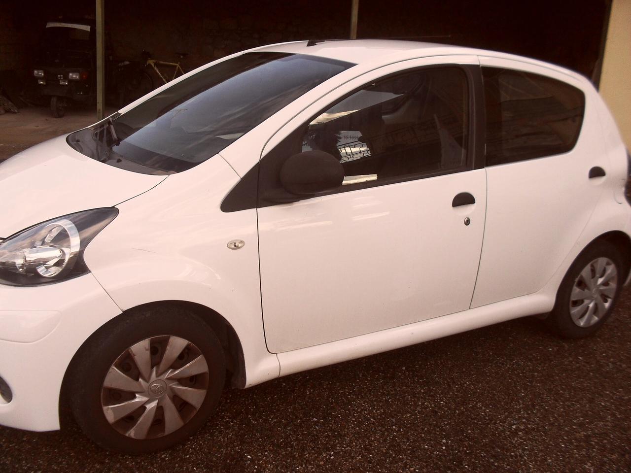 Toyota Aygo 1.0 12V VVT-i 5 porte Lounge Connect