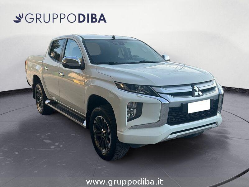Mitsubishi L200 Cab VI 2019 Diesel d.cab 2.3d Invite Connect 4wd 150cv