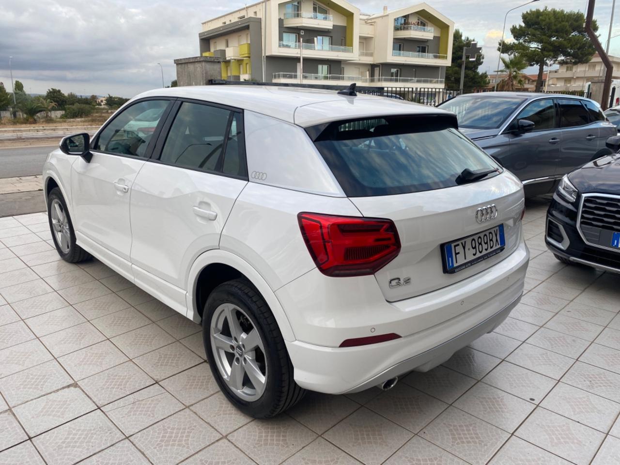 Audi Q2 30 TDI Identity Black